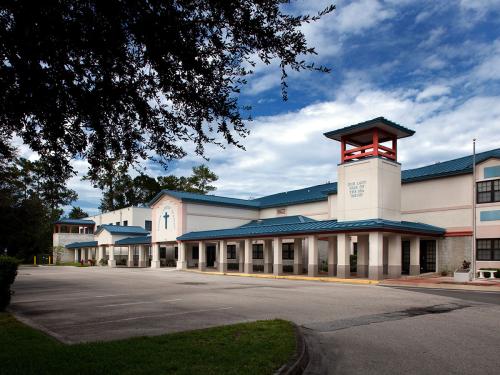 Palmer Catholic Academy Exterior